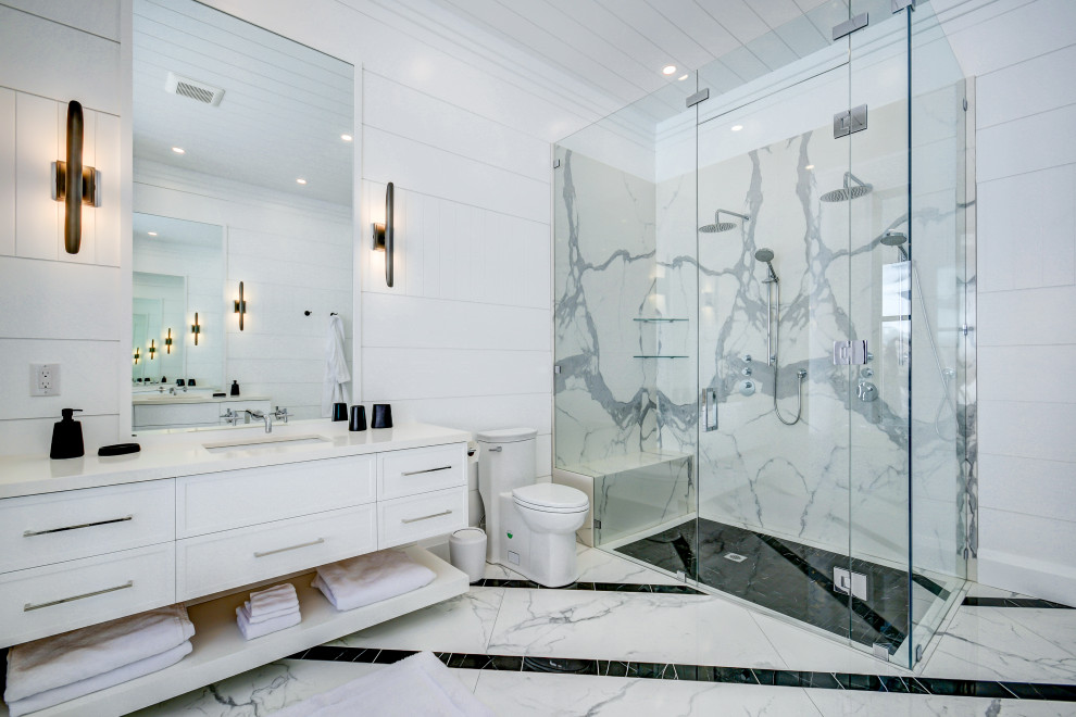 Inspiration for a transitional bathroom remodel in Toronto