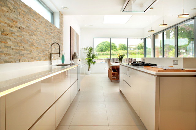 Open plan cashmere kitchen dining with island moderne-koekken