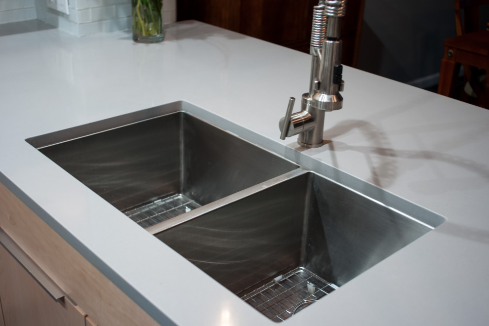 Kitchen - kitchen idea in Phoenix