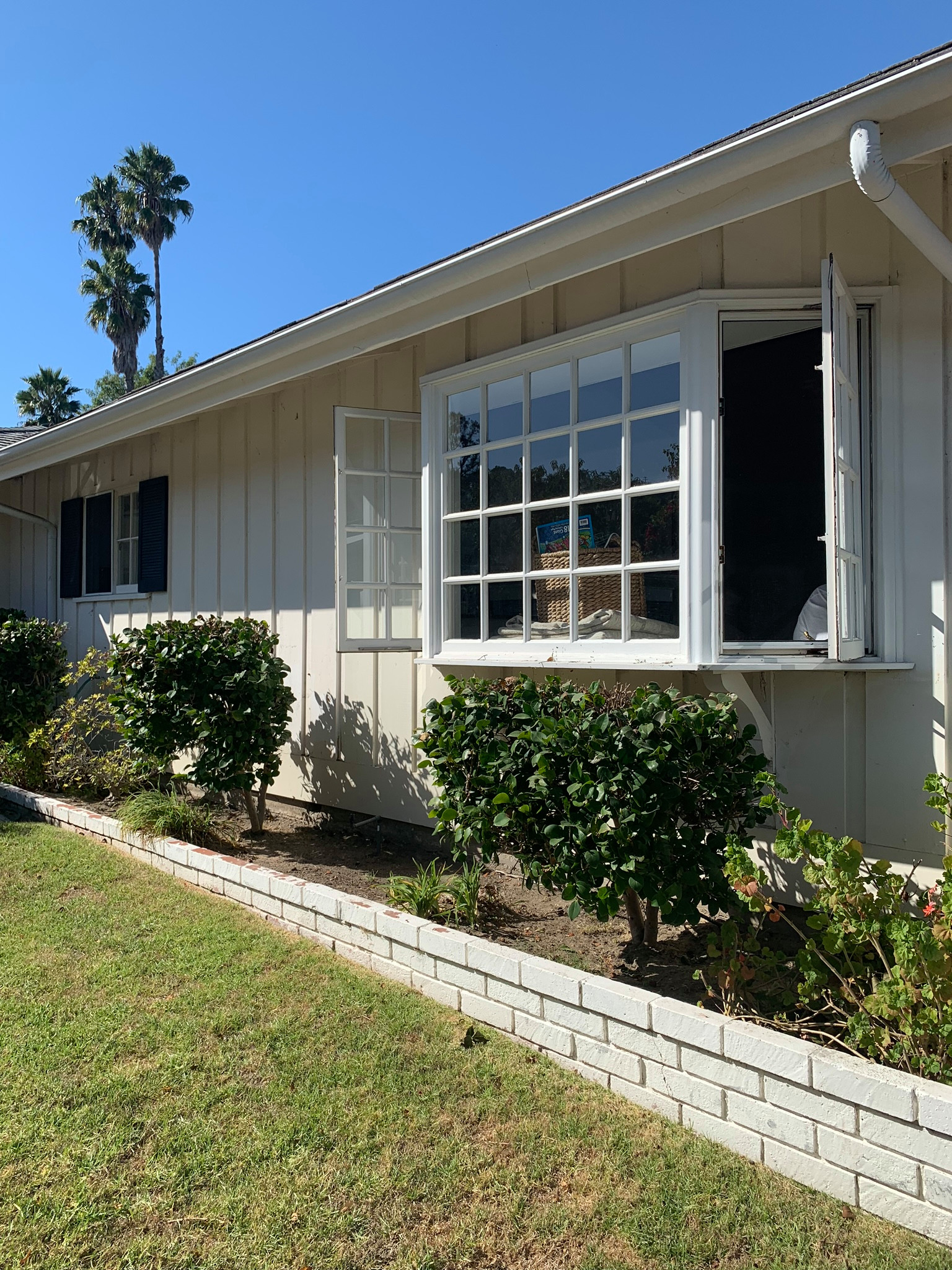 Black and White Home- Rancho Palos Verdes