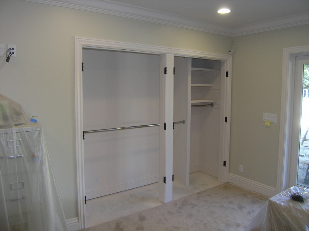Design ideas for a traditional storage and wardrobe in Sacramento.