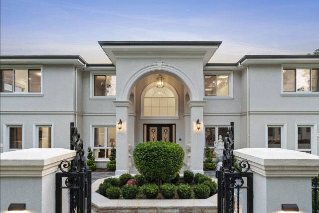 Home Renovation | Dural klassisk-fasad