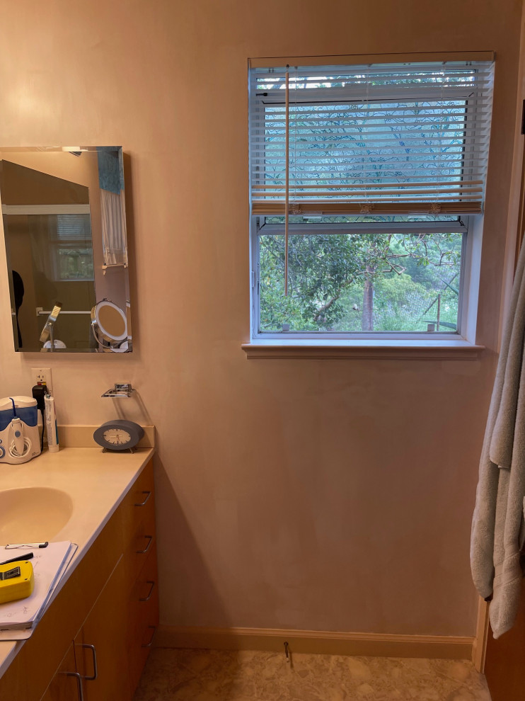 Stacked Tile Master Bathroom in El Cerrito