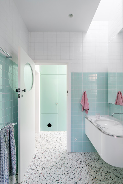 Flemington House midcentury-bathroom