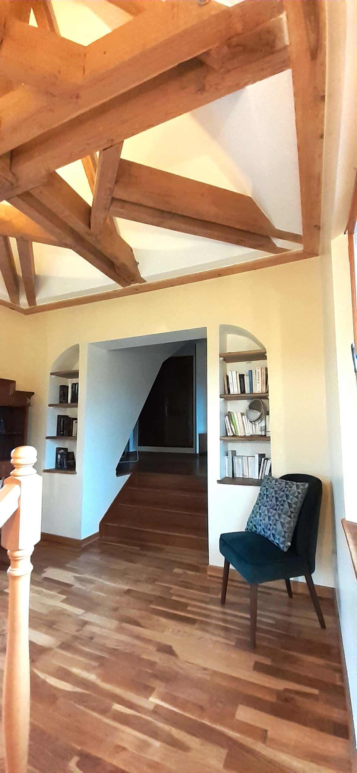 Aménagement de deux espaces chambres de réception dans une maison de campagne