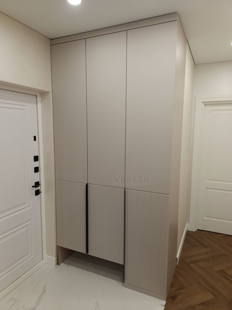 Распашные шкафы