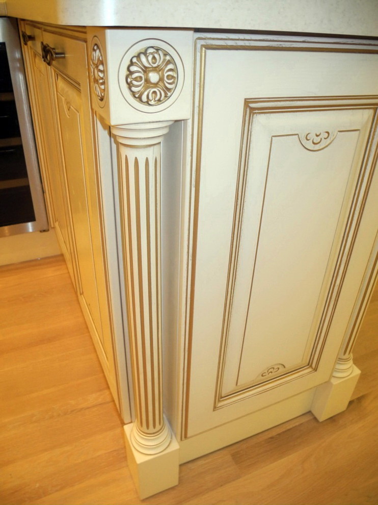 Белый и золото