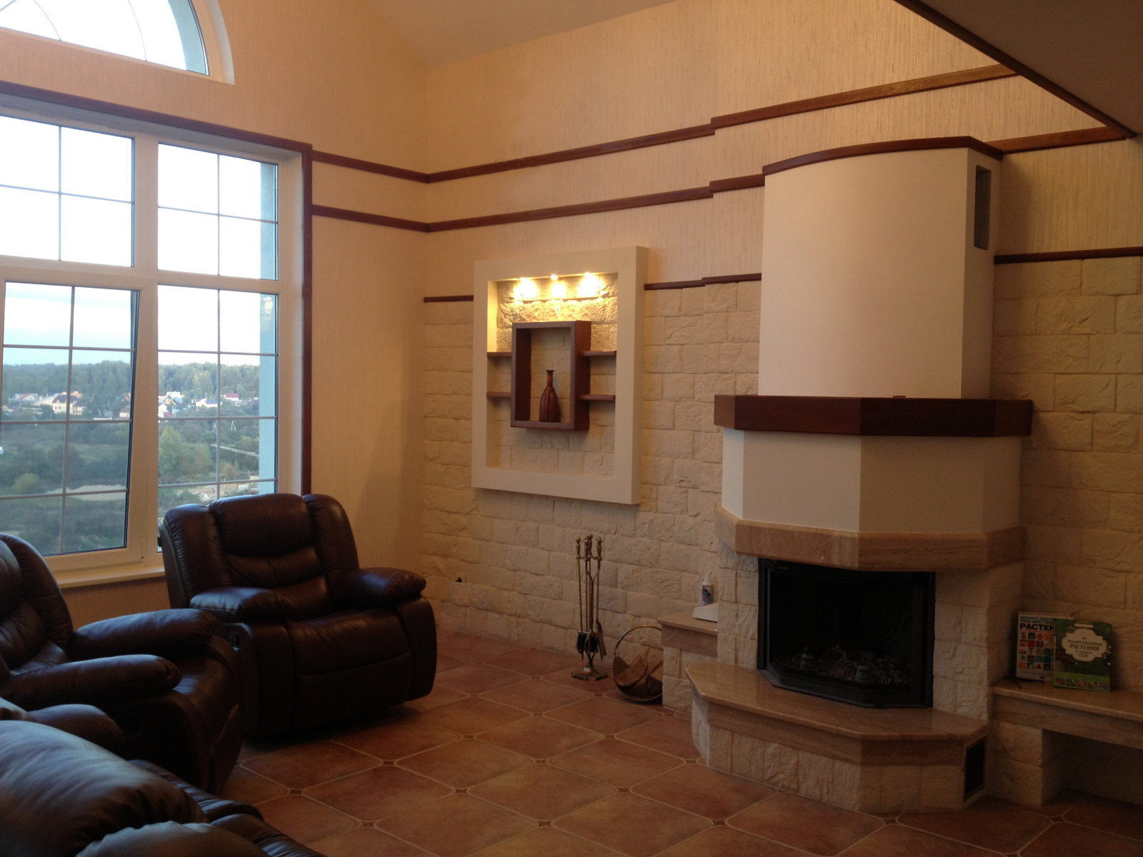 Дом в зеленых холмах