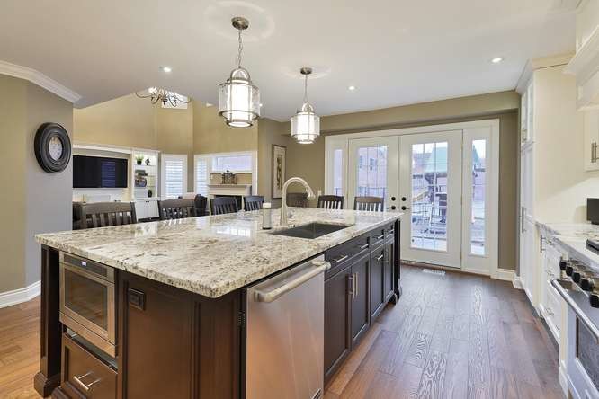 Kitchen - kitchen idea in Toronto