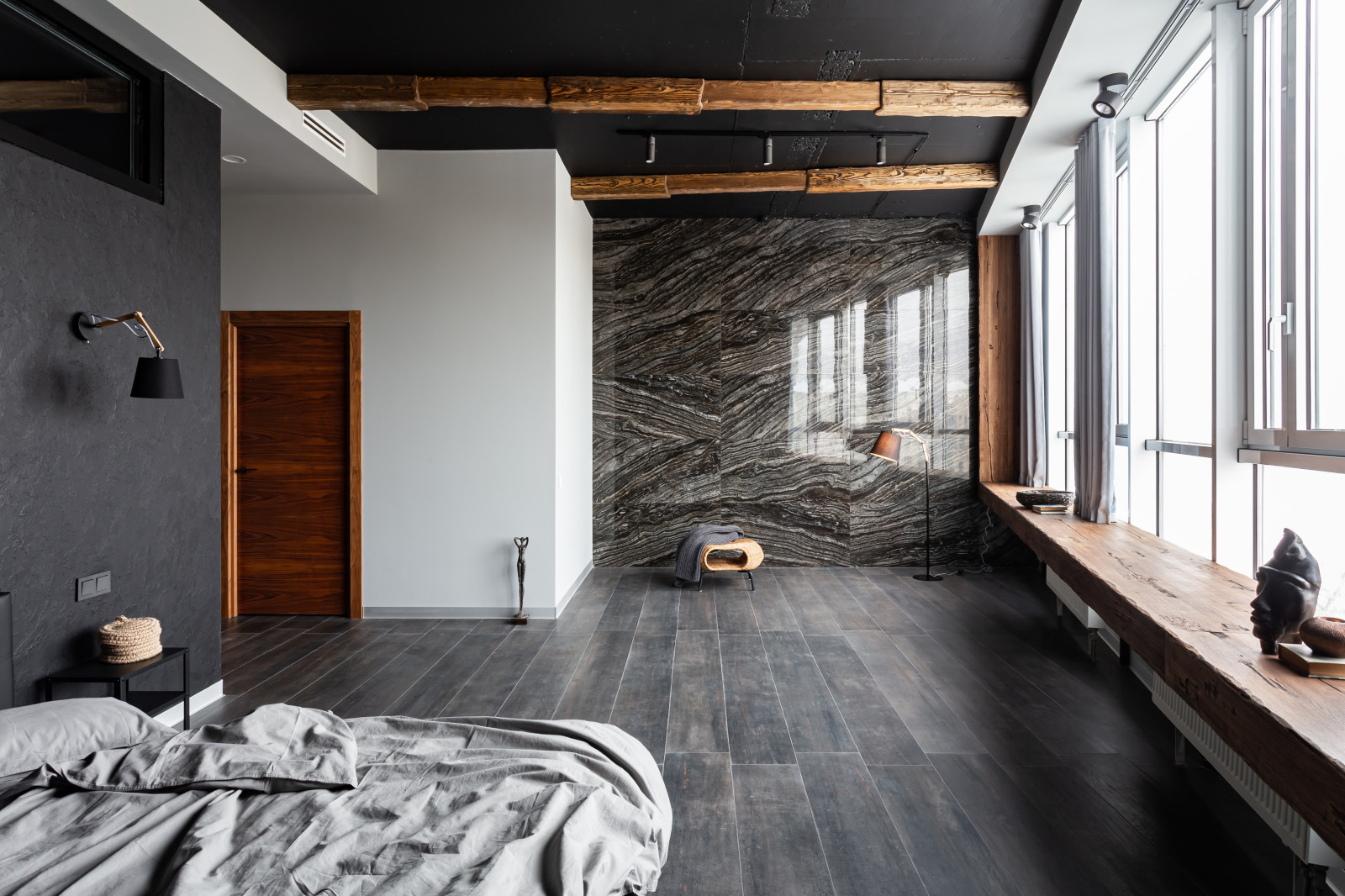 Квартира в черном