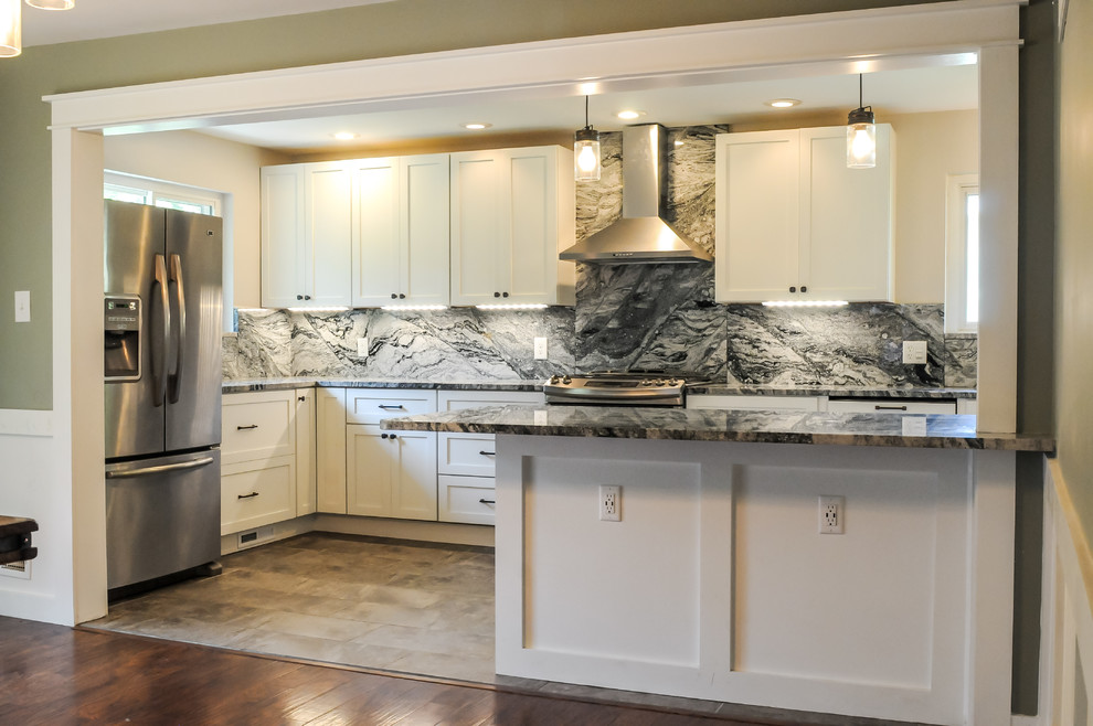 Inspiration for a transitional kitchen remodel in Cincinnati