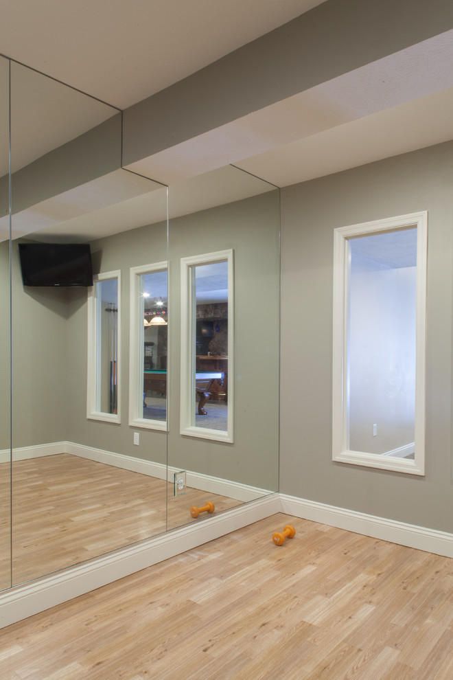 Home design - mid-sized transitional linoleum floor home design idea with gray walls