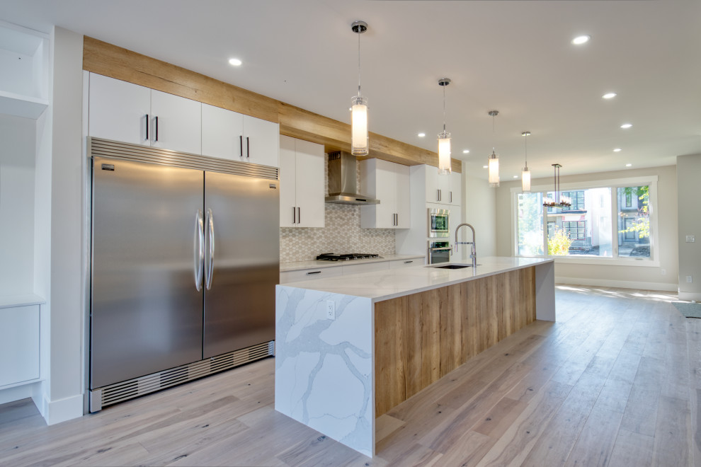 Kitchen - kitchen idea in Calgary