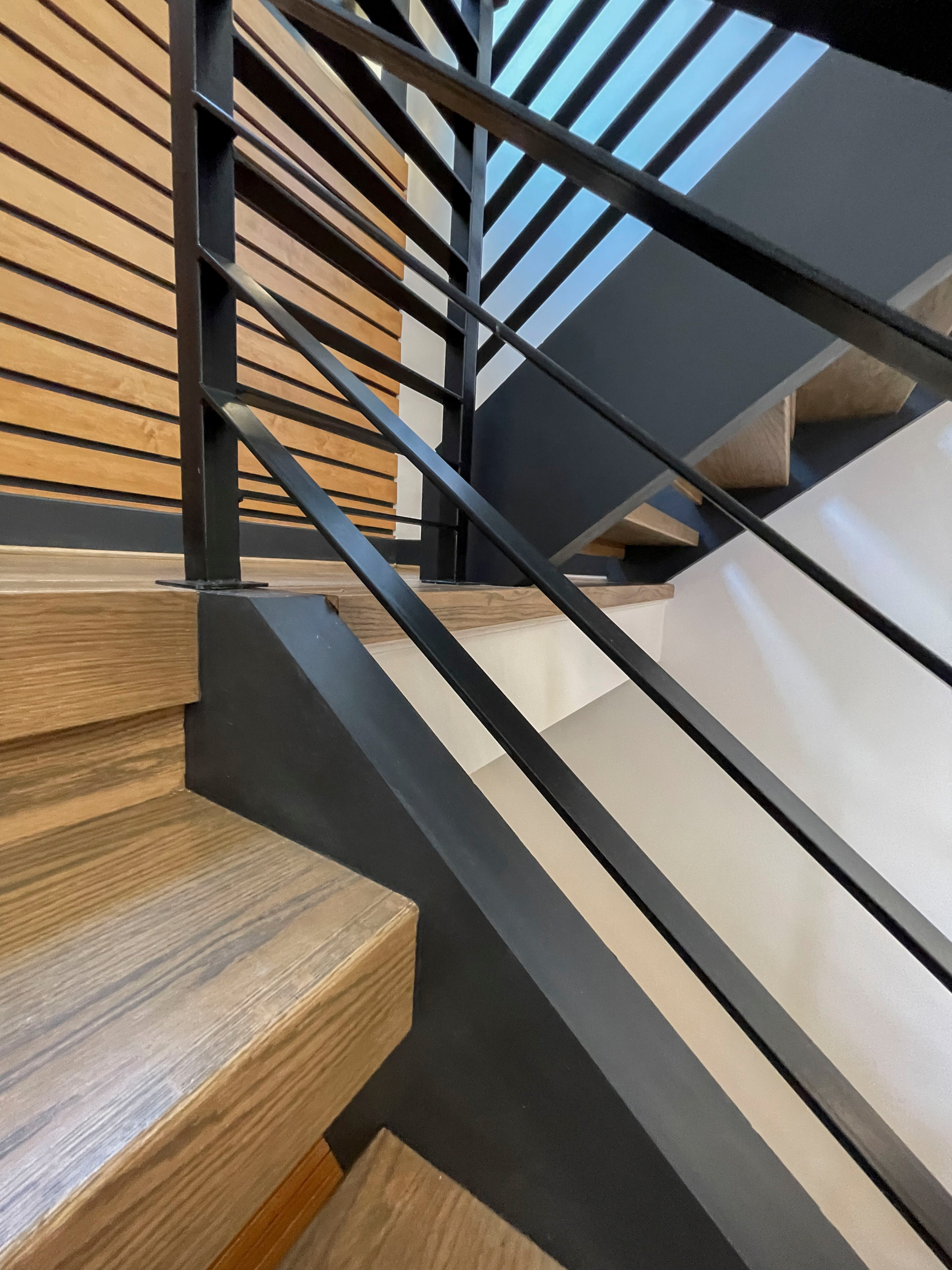 113_Floating Straight- Stringers with No Risers in Contemporary Home, Bethesda M