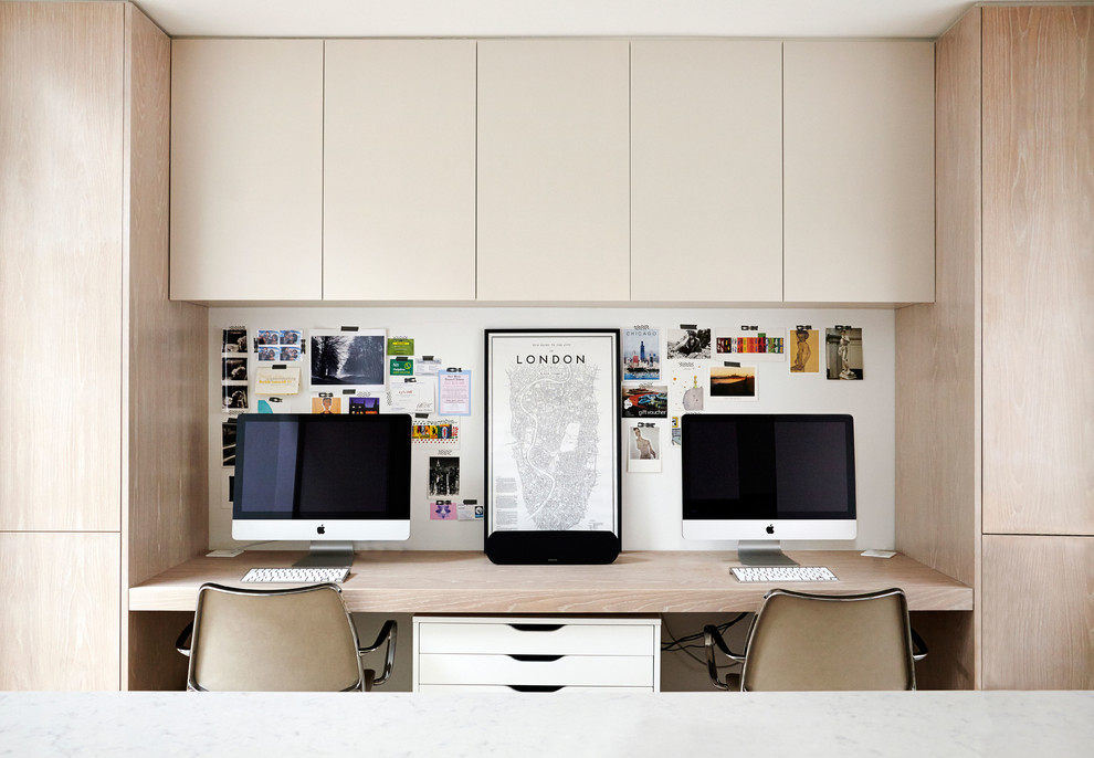 Photo of a transitional home office in London.