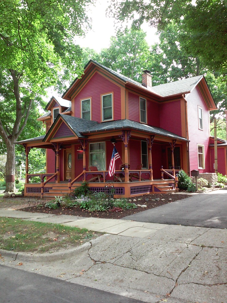 Design ideas for a traditional exterior in Detroit.