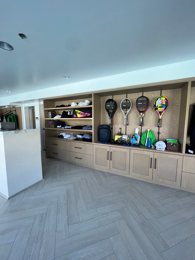 Tennis store