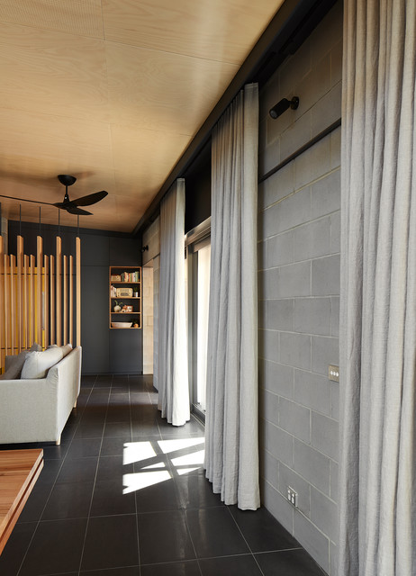 Mellow Yellow House modern-vardagsrum