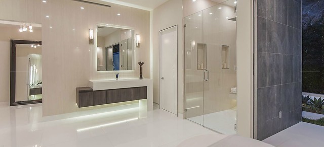 Bath modern-badezimmer