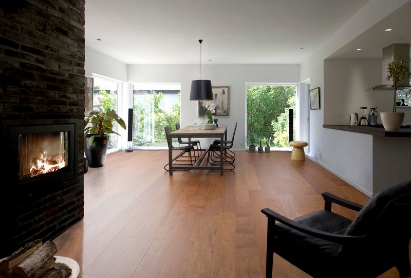 Массивная доска Мербау в интерьере