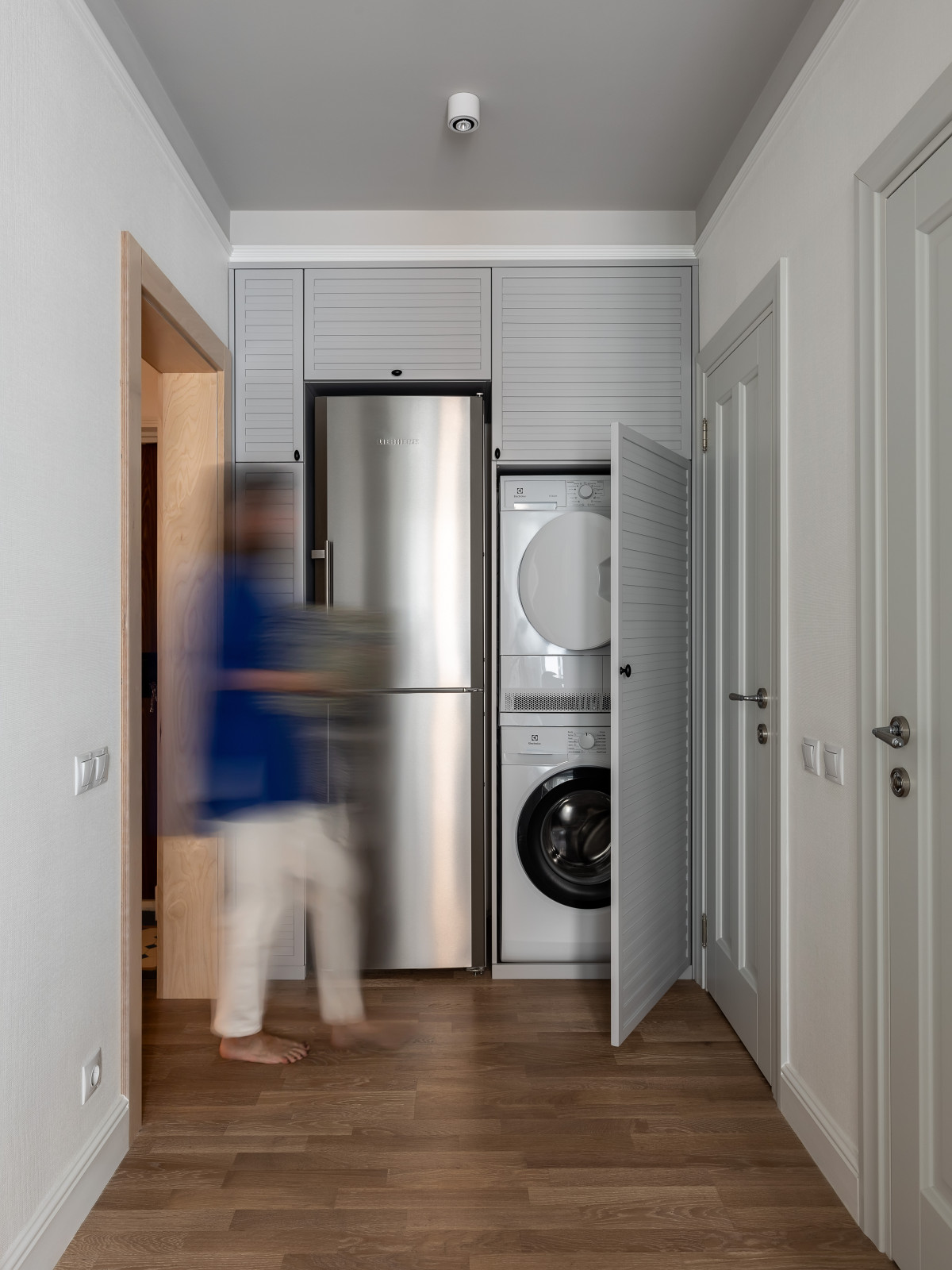 Квартира с библиотекой и коллекцией искусства