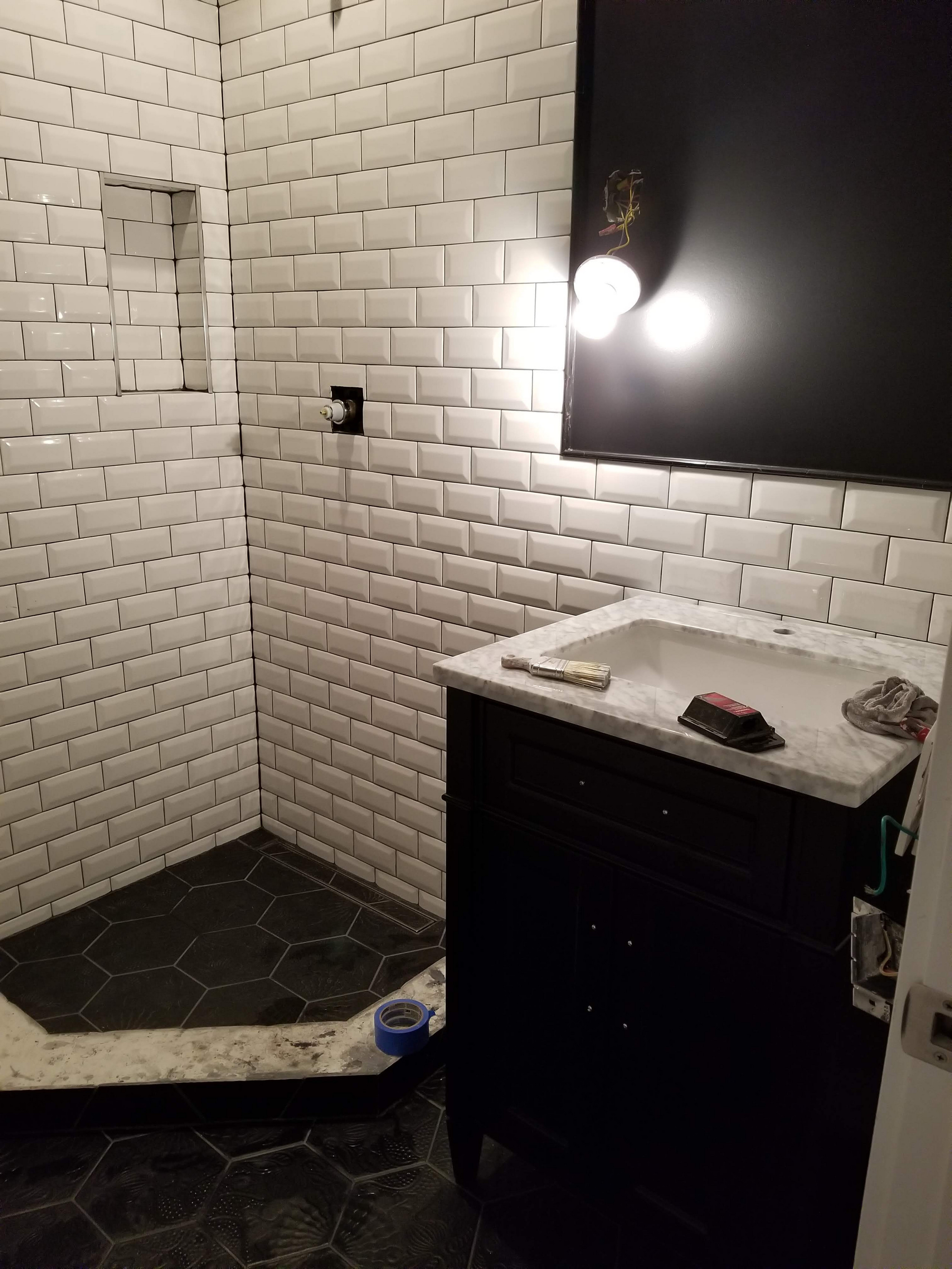 black and  withe  space saver  shower