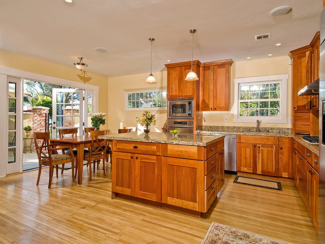 Charlie Chaplin Kitchen/Breakfast Room