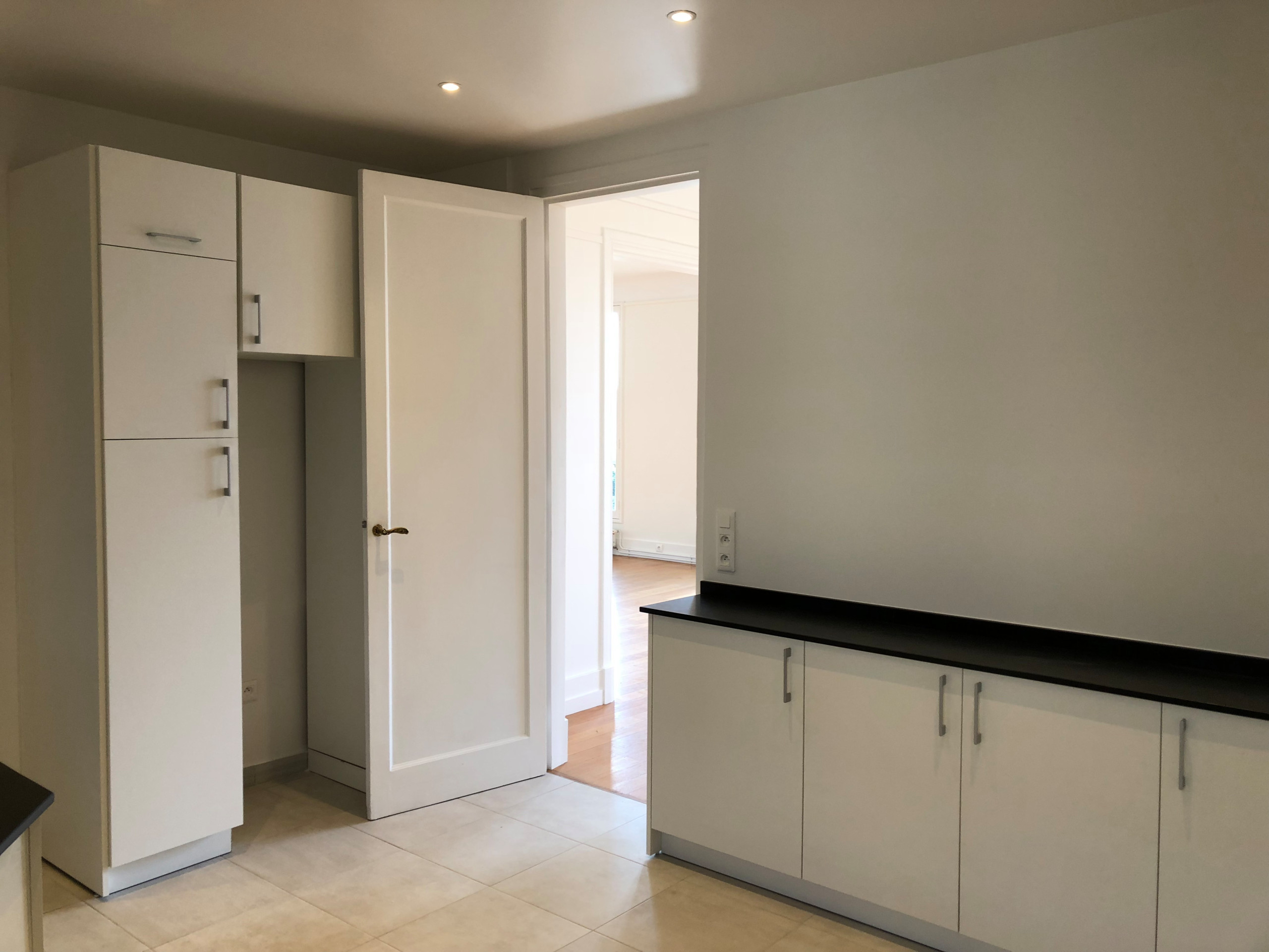 Appartement Haussmanien avec vue sur la Tour Eiffel