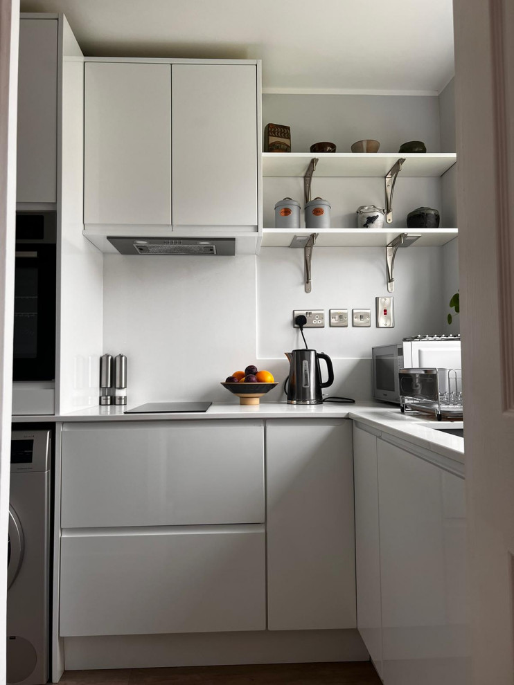 The Groby Kitchen - Goscote MTM Europe J Pull in White Gloss