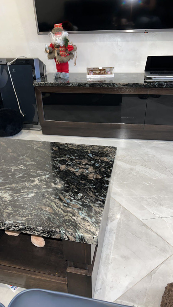 Чёрный орех и камень.