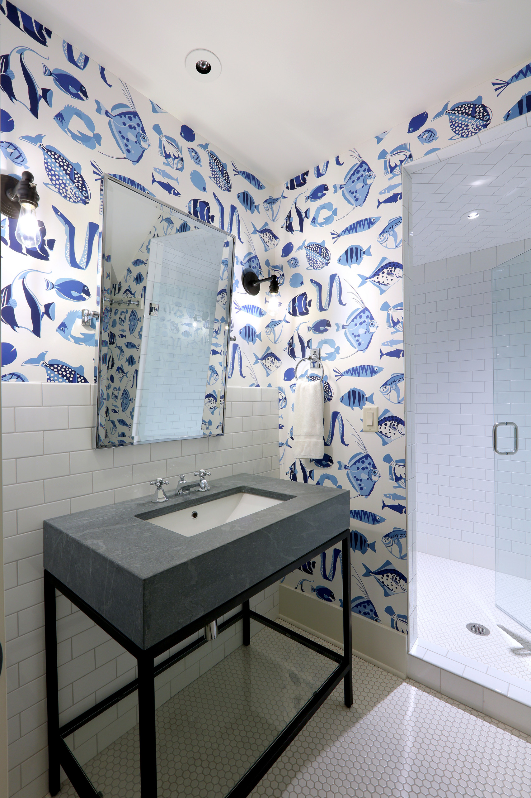 75 Beautiful Wallpaper Bathroom Pictures Ideas September Houzz
