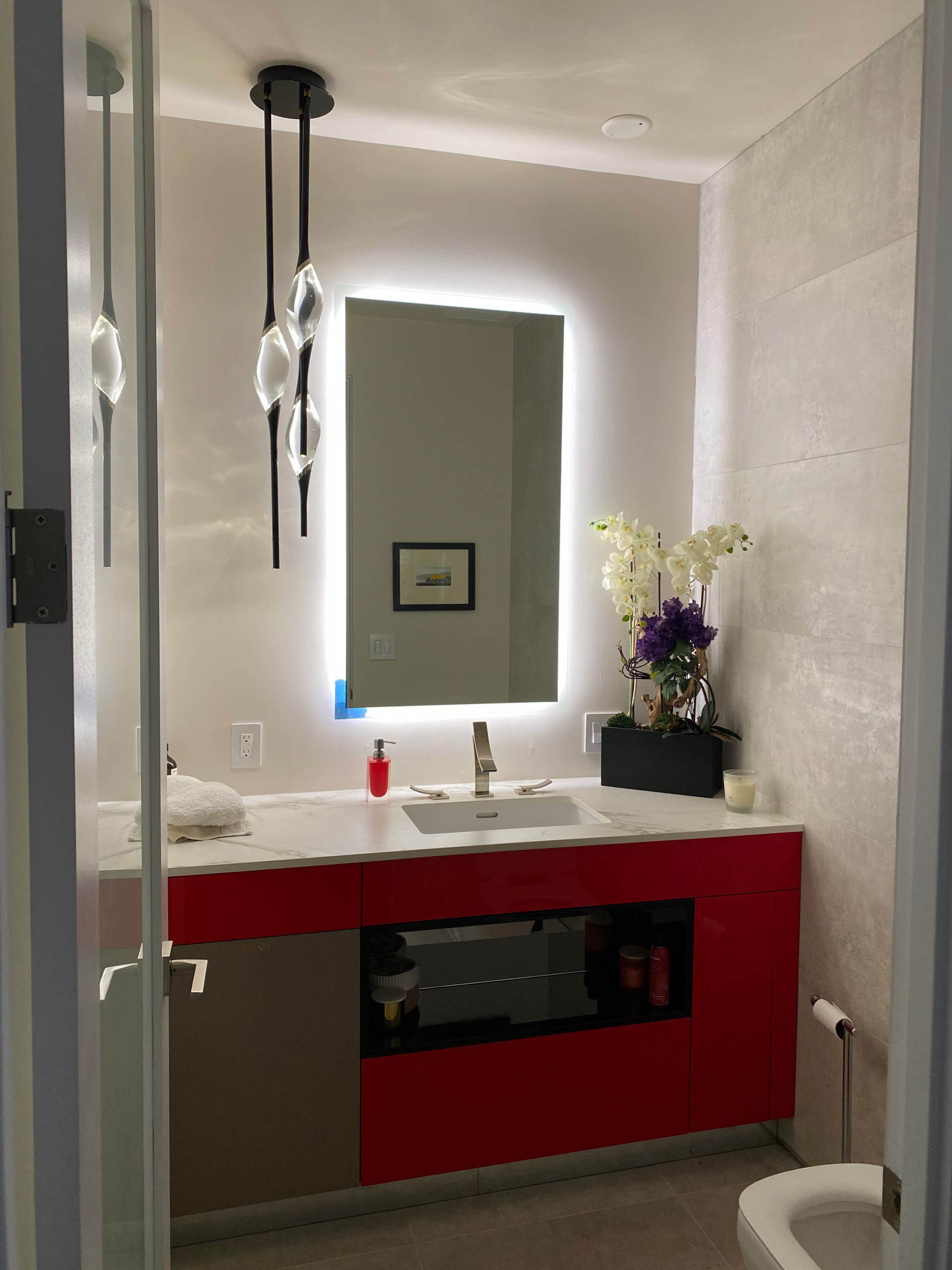 Letfi Powder Bathroom