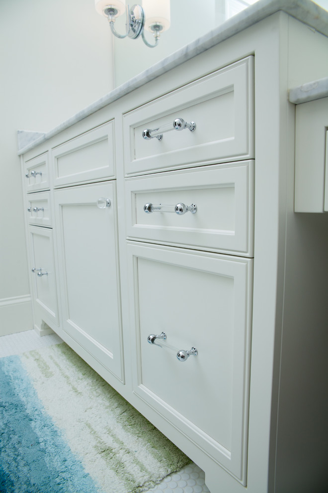 Home design - transitional home design idea in Atlanta