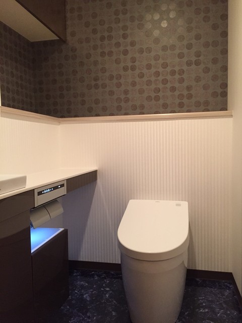 トイレリフォーム moderno-bagno-di-servizio