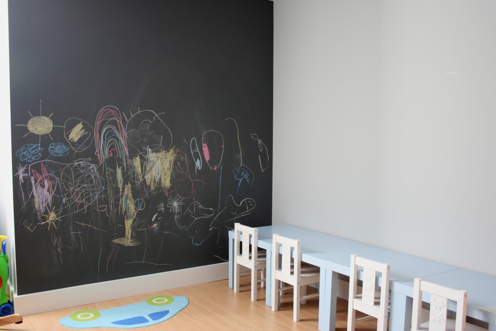 This is an example of a contemporary kids' room in Toronto.