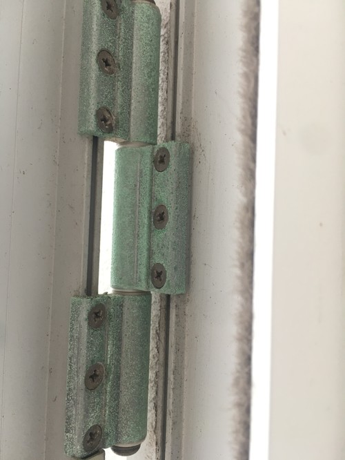 How To Clean Door Hinges