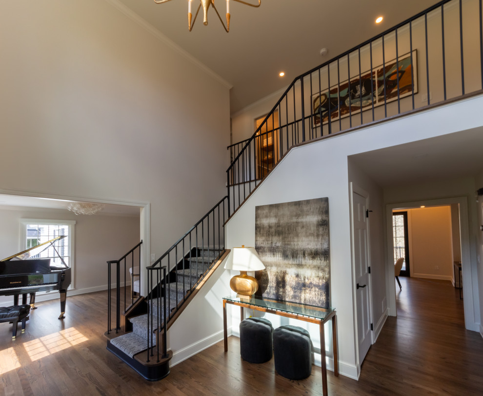 Example of a transitional home design design in Cleveland