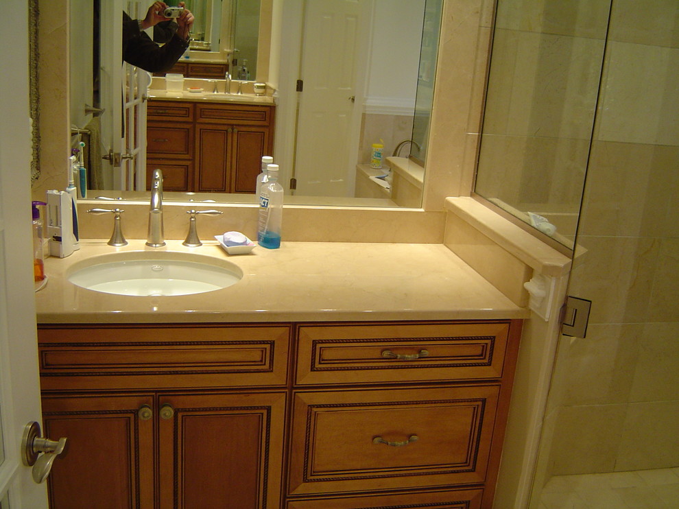 Example of a transitional bathroom design in DC Metro