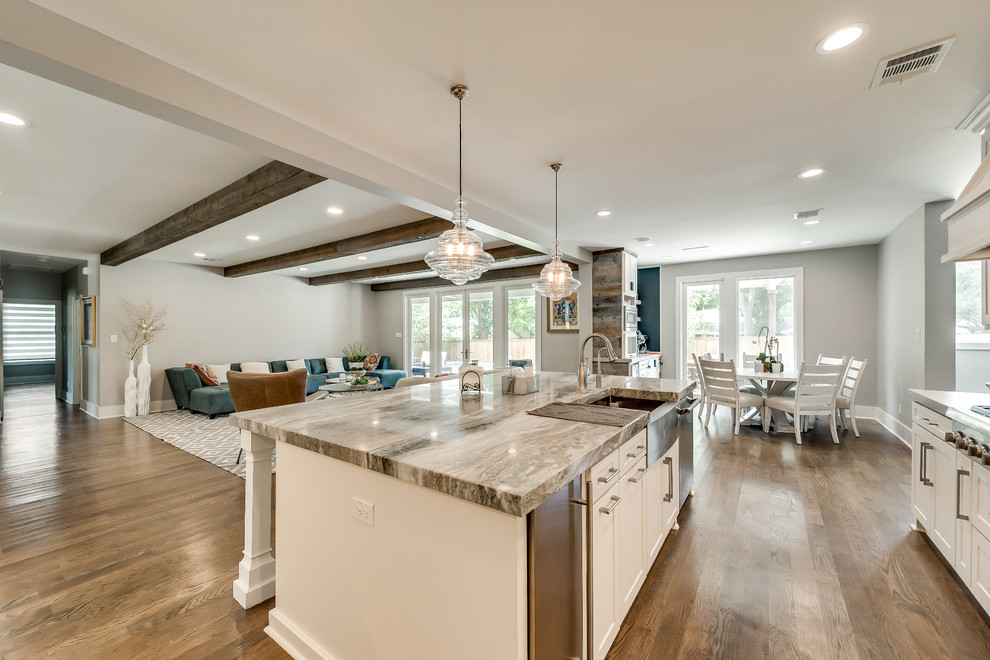 Inspiration for a transitional kitchen remodel in Dallas