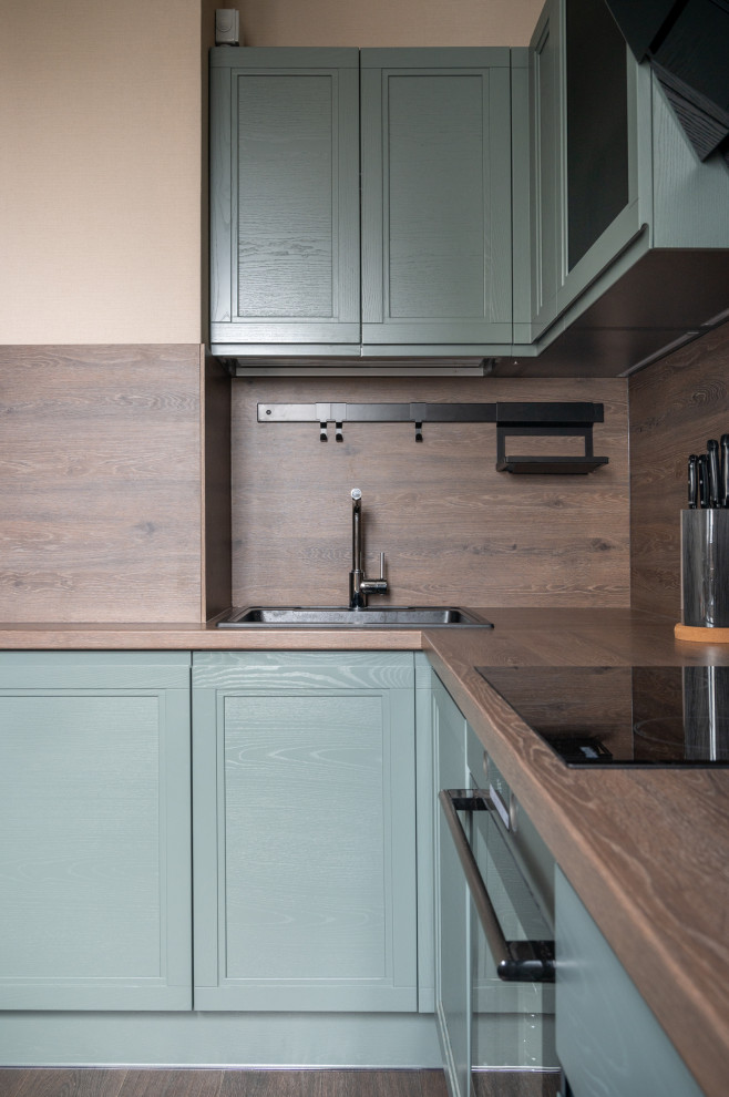 Кухня из массива с интегрированной ручкой