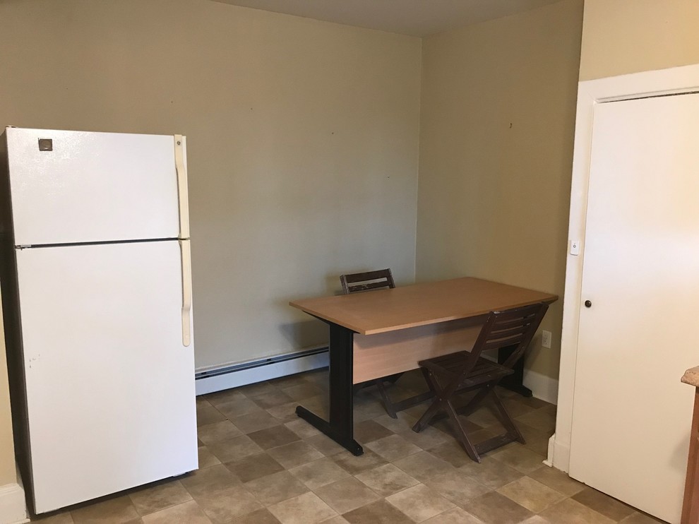 Clueless guy asks What shape size table for this EIK space