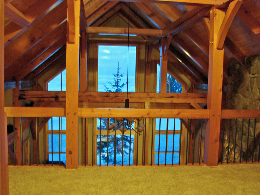 Example of a mountain style hallway design in Minneapolis
