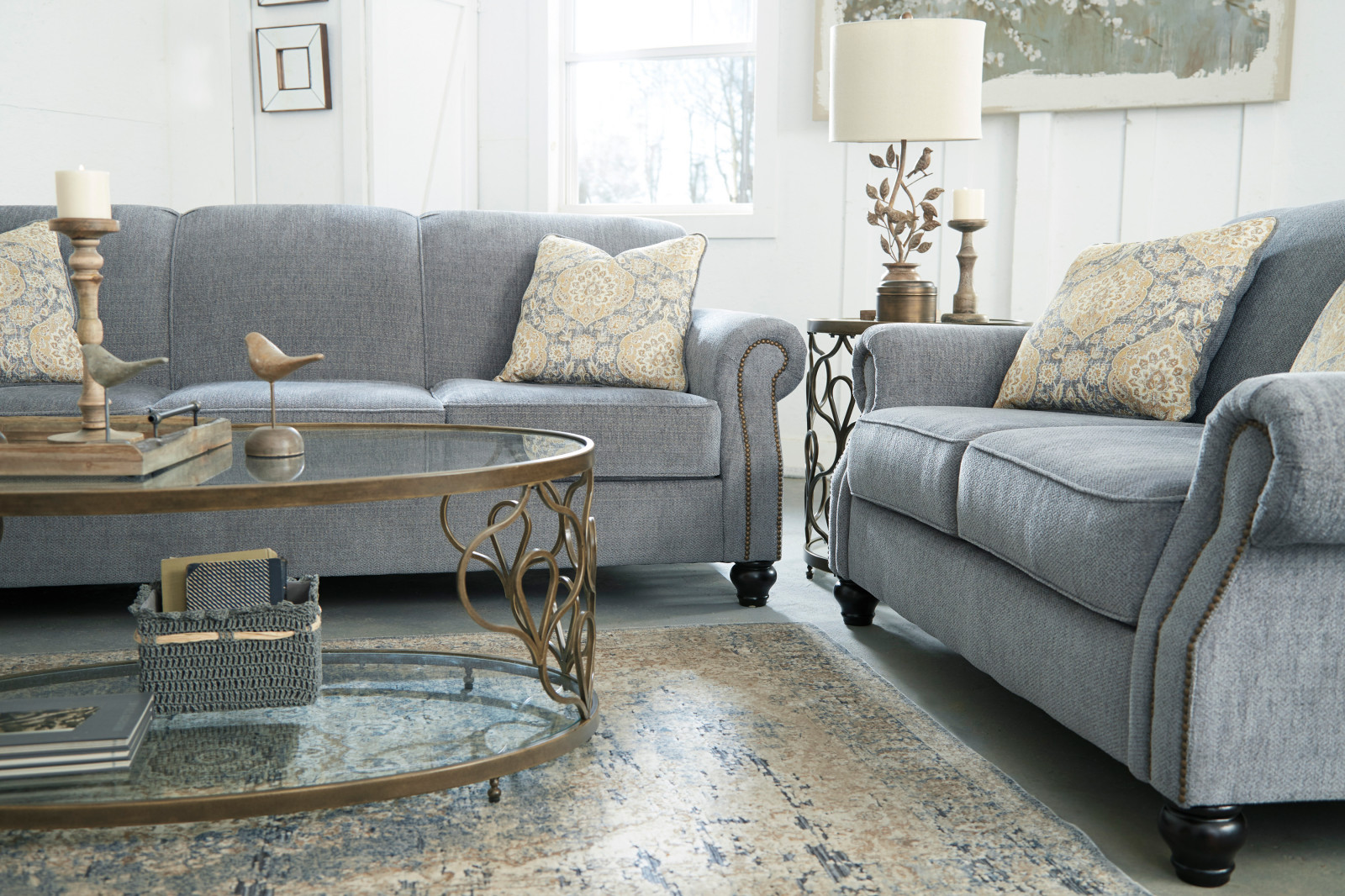 Диваны и кресла