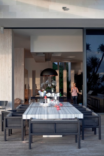 Panti Berawa Residence modern-deck