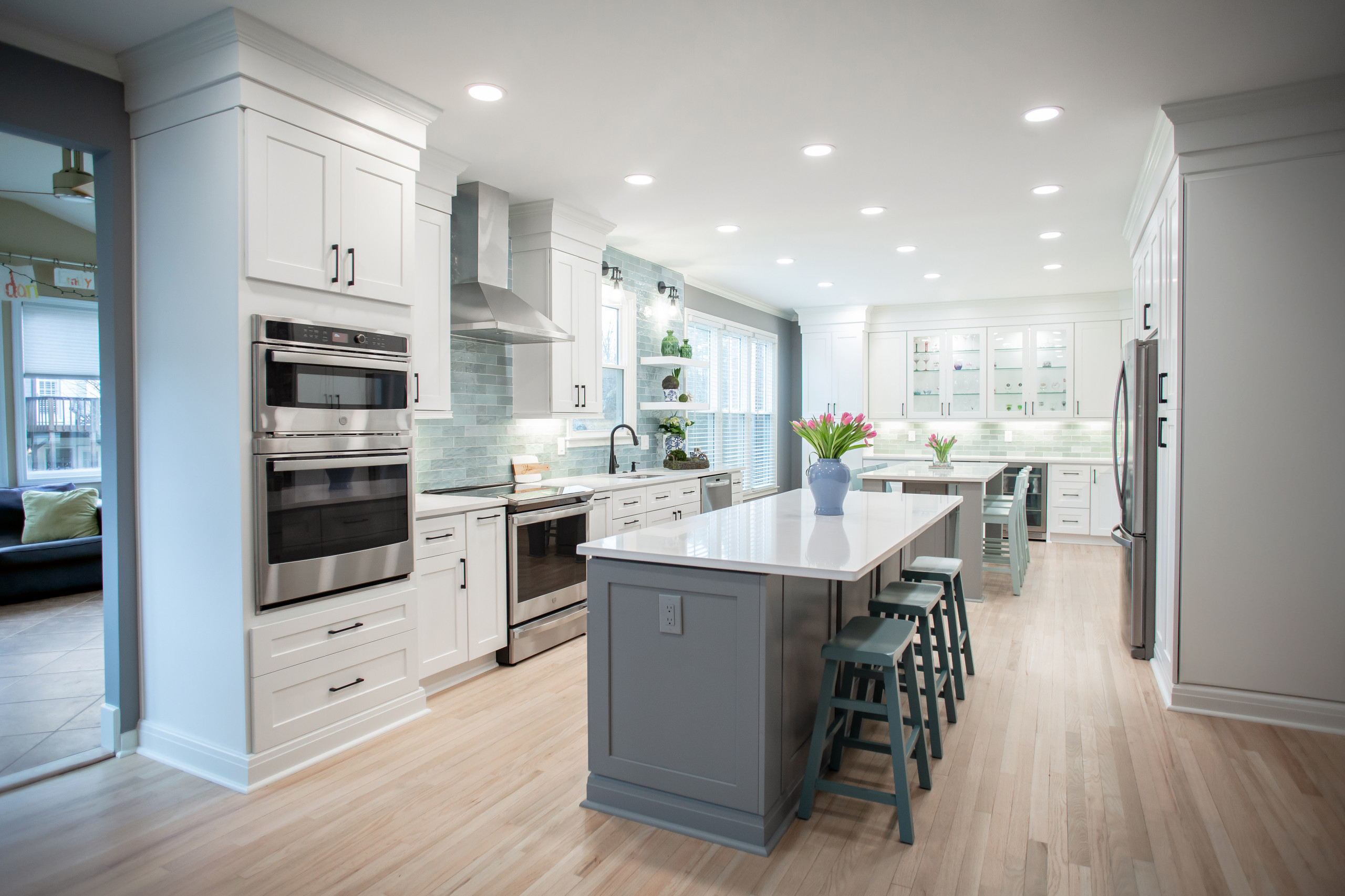 MARIETTA white coastal kitchen