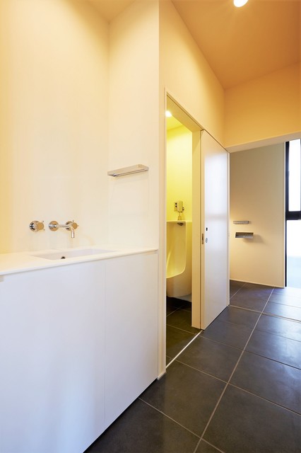HOUSE / M #1 minimalistisch-gaestetoilette