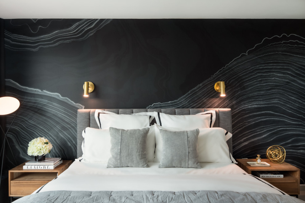 Mittelgroßes Modernes Hauptschlafzimmer mit schwarzer Wandfarbe, Keramikboden und grauem Boden in Sonstige