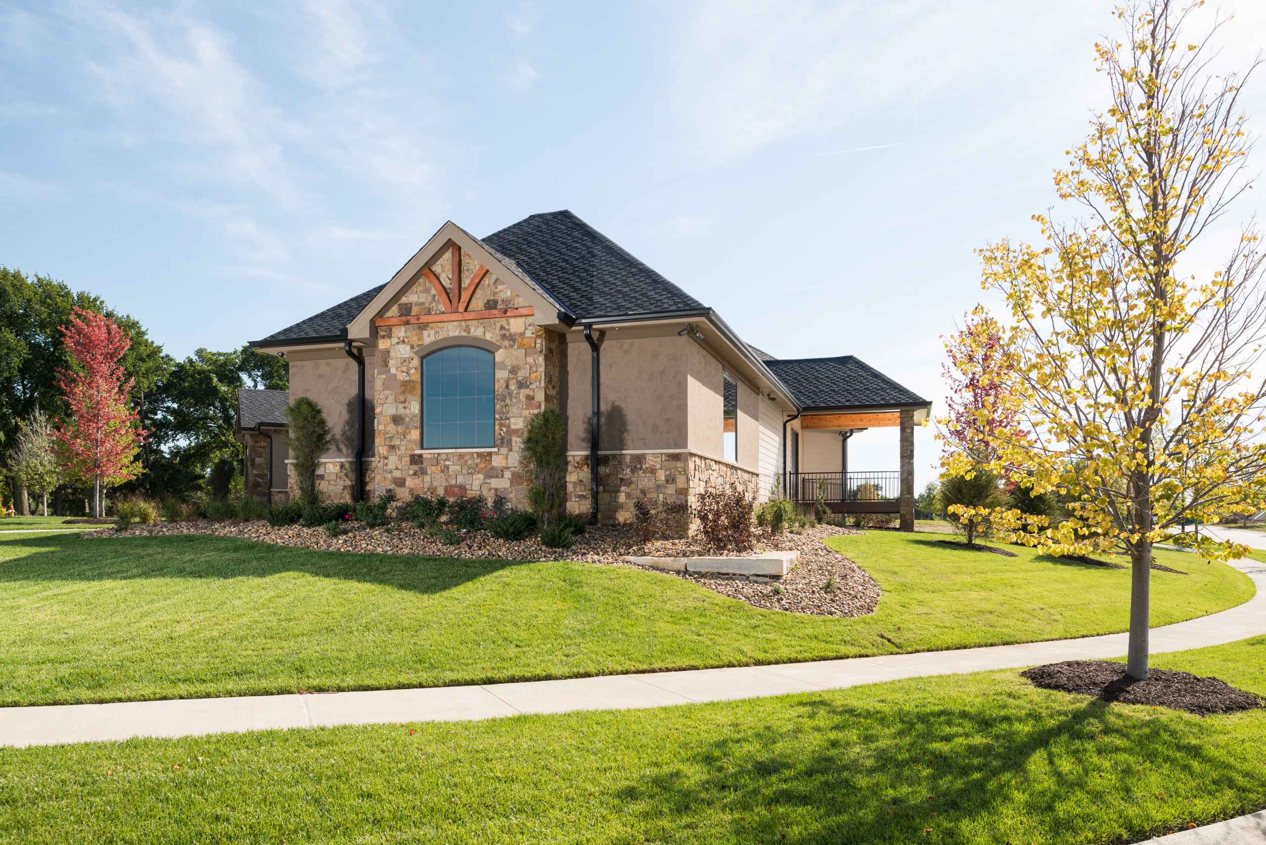 Transitiona/Craftsman Inspired Villa | Sterling Ridge Estates