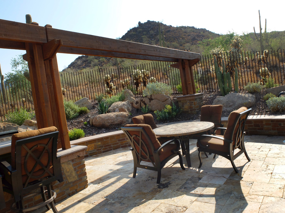 Curvilínea Southwestern Patio Phoenix by Bianchi Design