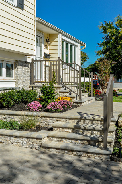 Stylish Stone Entrance in Long Island, NY klassisk-have